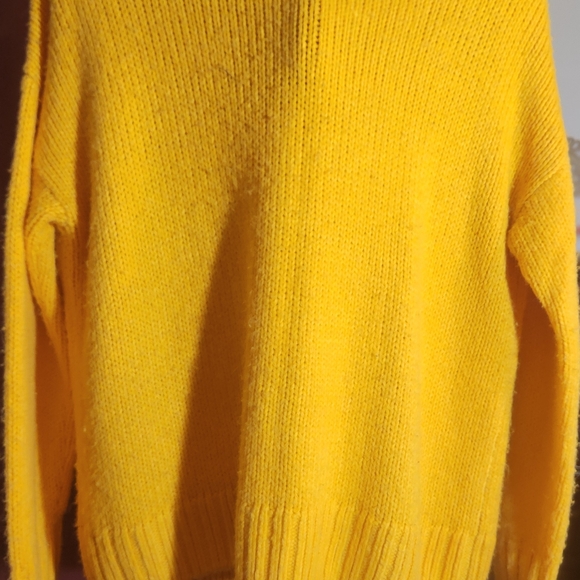 Victoria's Secret Pink Yellow Knit - Picture 4 of 6